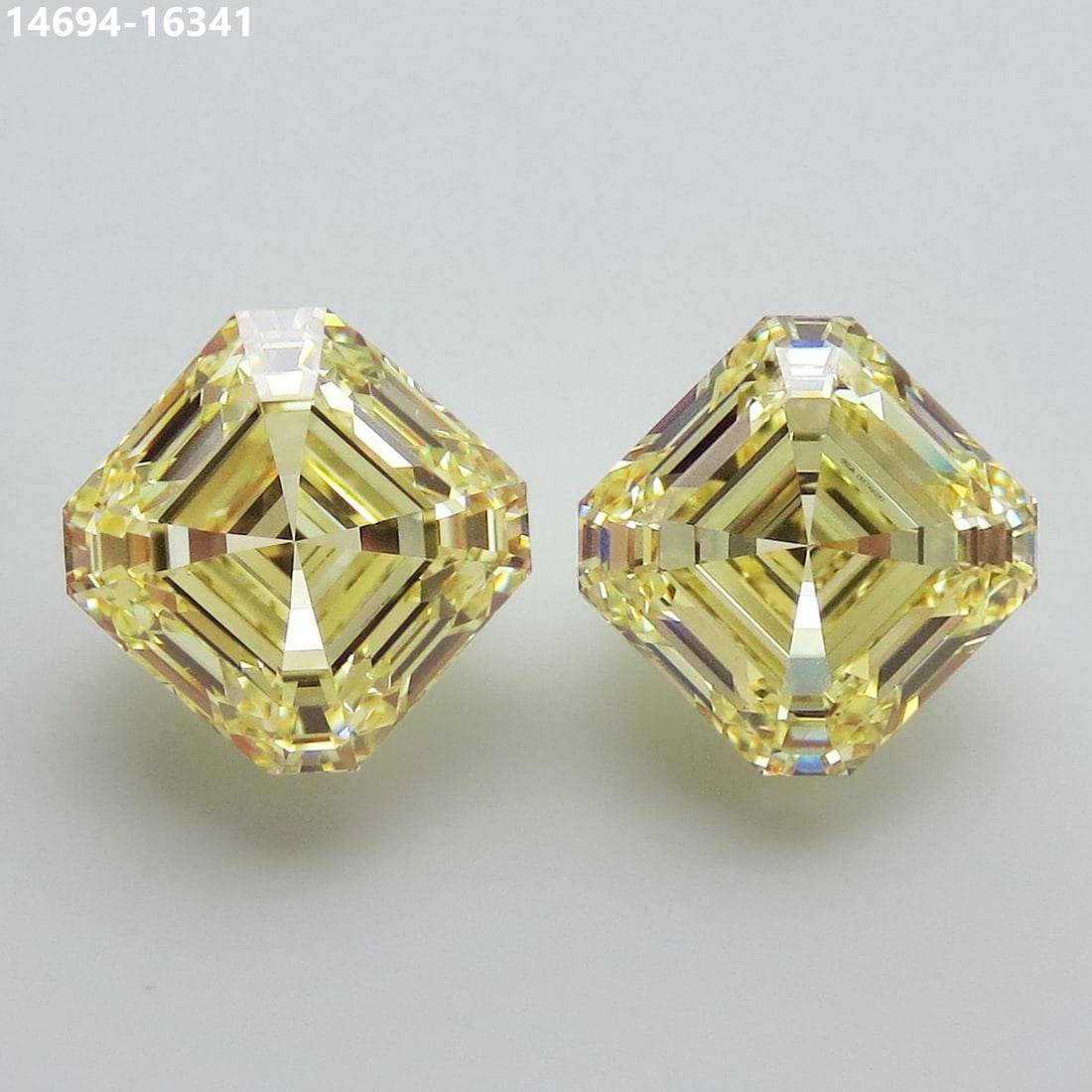 GIA Asscher 2.25ct Fancy Yellow VVS2 - Loose Natural Diamond: GIA Asscher 2.25ct Fancy Yellow VVS2 - Loose Natural Diamond GIA Asscher 2.25ct Fancy Yellow VVS2 - Loose Natural DiamondThis 2.25ct Fancy Yellow diamond boasts exceptional clarity and polish, with a