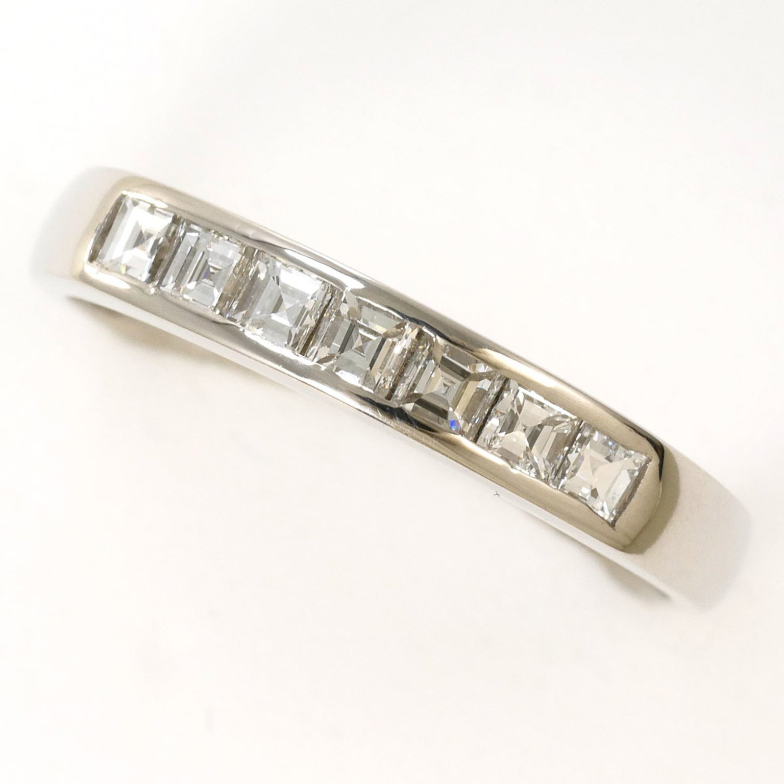Band Ring Platinum 900: Band Ring Platinum 900 Platinum 900 band ring with a 0.52ct diamond, this elegant piece is crafted from high-quality platinum metal that provides a luxurious feel and durability. Its slim 3mm width