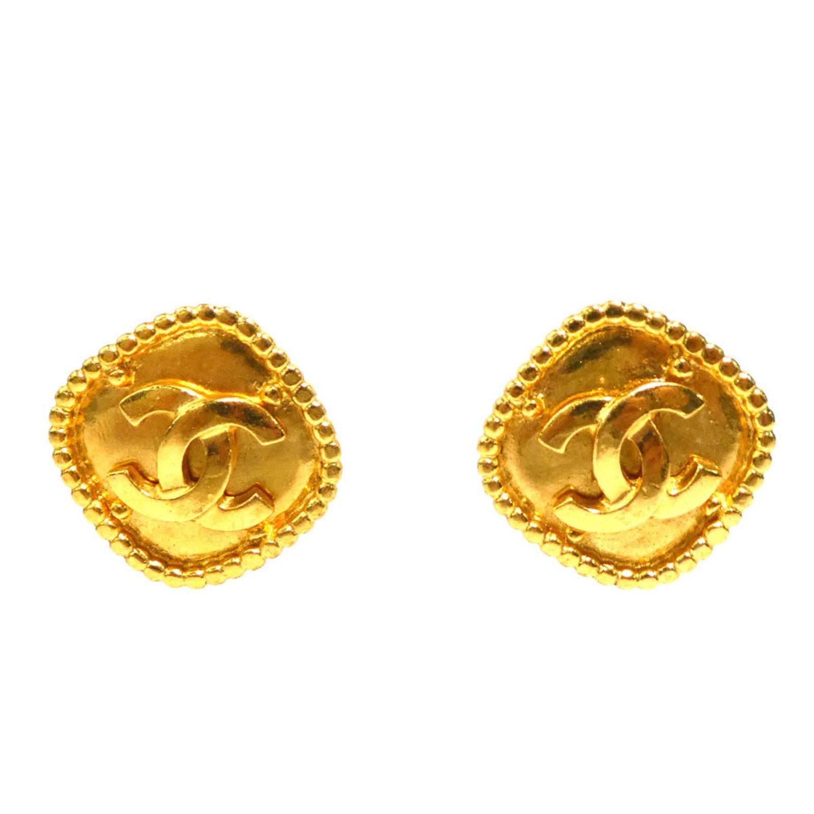 CHANEL Clip Earrings Metal: CHANEL Clip Earrings Metal Gold Clip Earrings from Chanel, France, featuring a classic design with metal construction. The item bears visible scratches and scuffs, but remains fully functional and in