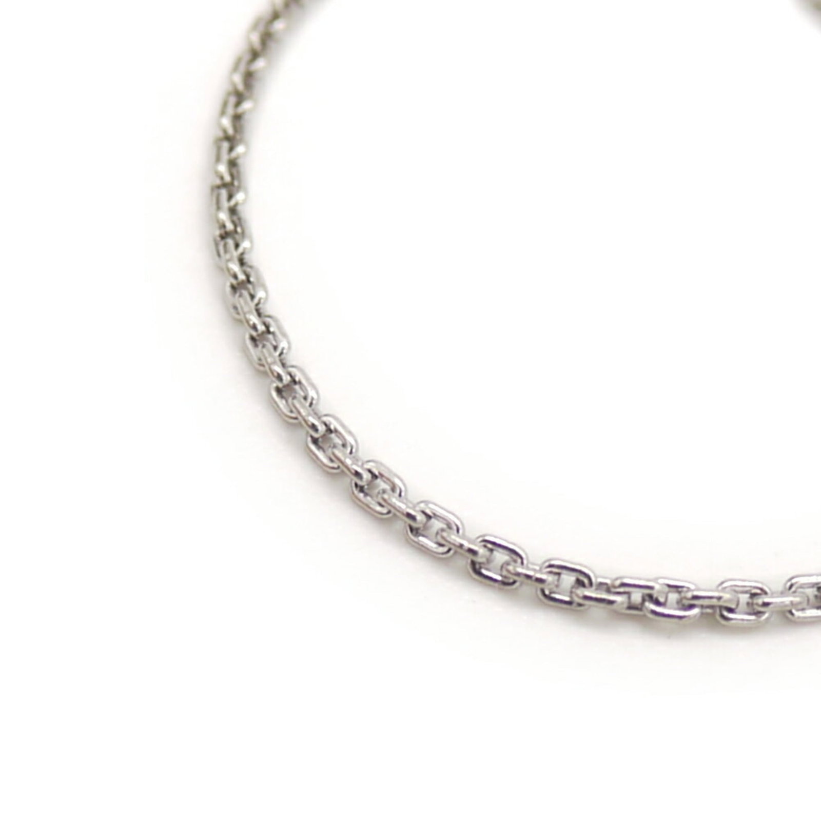 LOUIS VUITTON Neck Chain: LOUIS VUITTON Neck Chain 18K White Gold Louis Vuitton Neck Chain, 44 cm / 17.32'' circumference, 1.5mm / 0.06'' width, 6.1g / 0.21oz weight, bearing visible scratches, scuffs, and dirt. This pre-owned