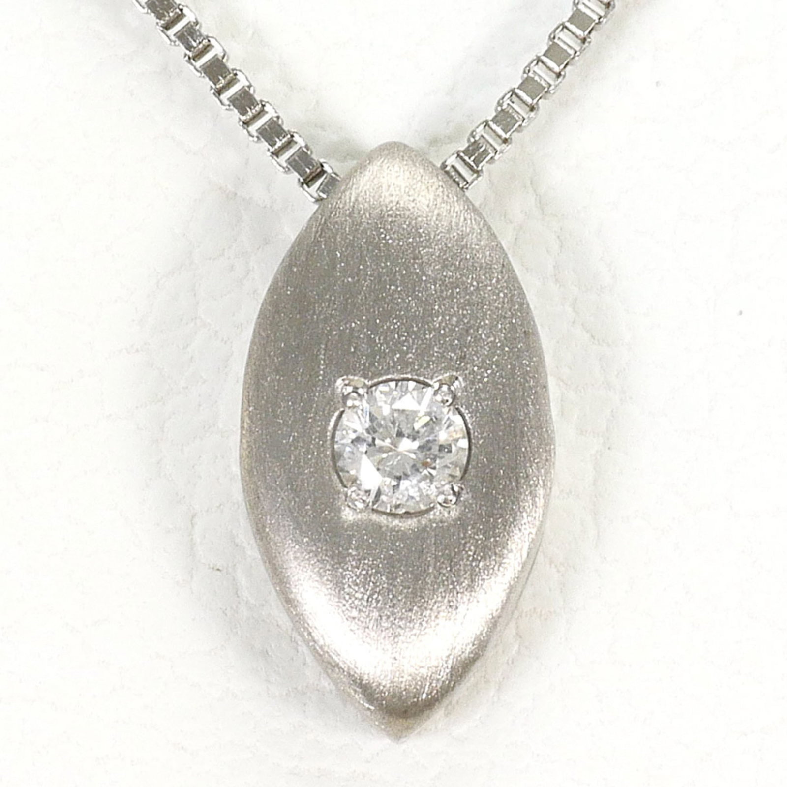 White Gold (18K)