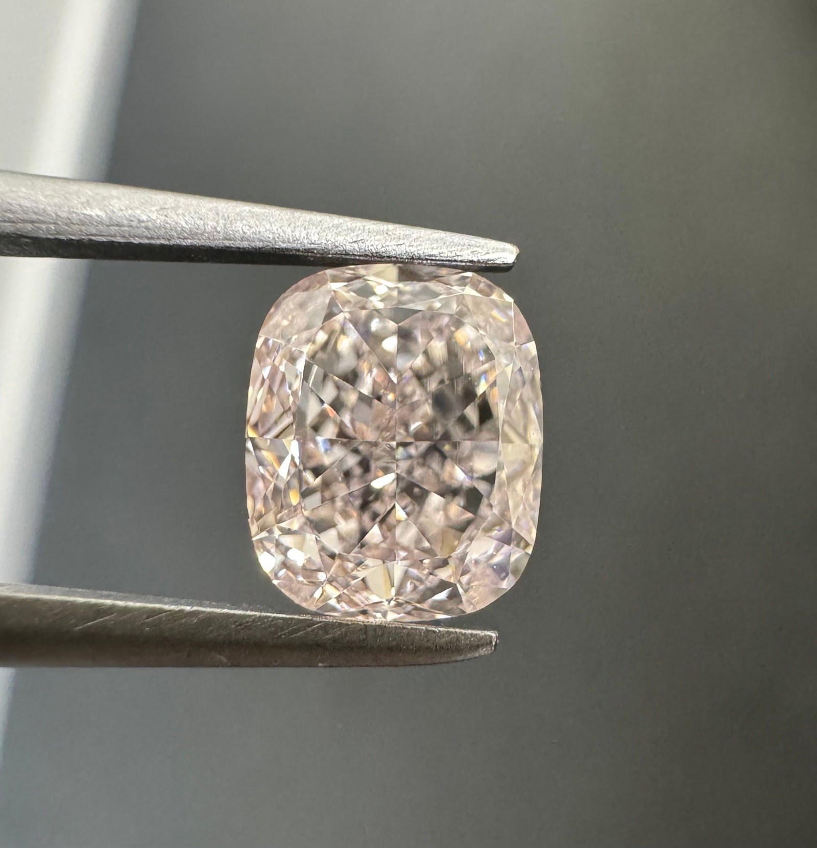 GIA Cushion Modified 1.1ct Light Pink VVS1 - Loose Natural Diamond (1 of 1)