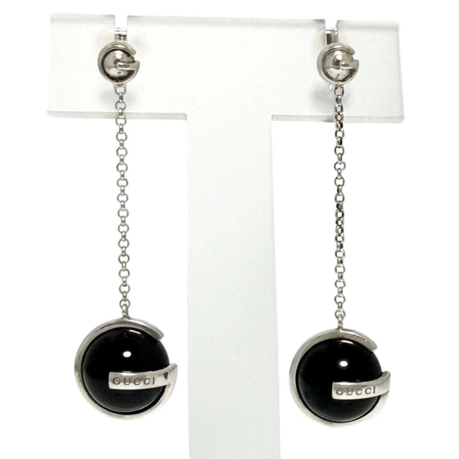 GUCCI Drop Earrings Silver 925: GUCCI Drop Earrings Silver 925 Silver 925 Gucci Drop Earrings in Black and Silver, a stylish and elegant accessory, are available for purchase. Gently used with minor signs of wear, these earrings sho