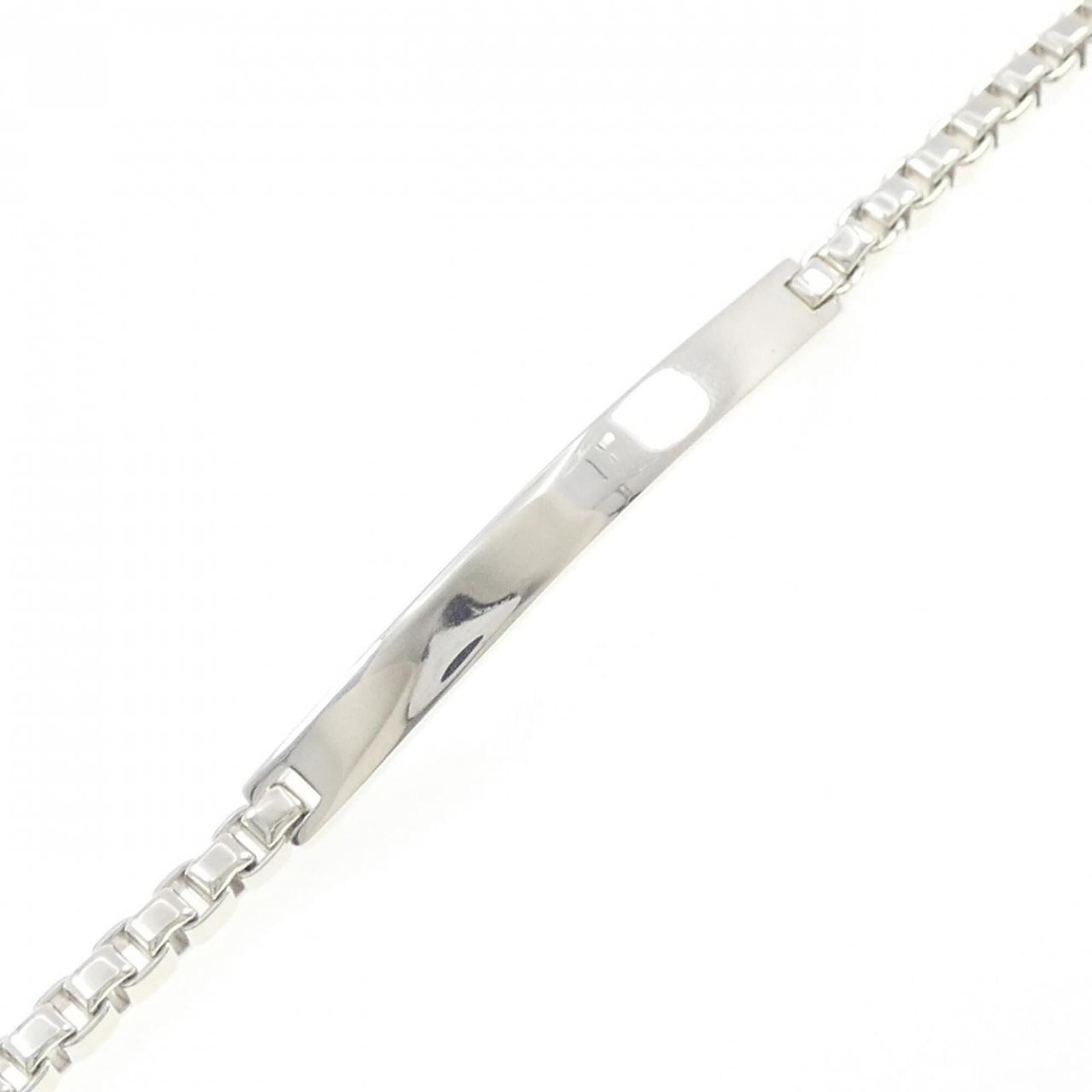 TIFFANY Charm Bracelet Silver 925: TIFFANY Charm Bracelet Silver 925 Silver 925 Charm Bracelet from Tiffany, featuring a delicate design, is a beautiful accessory for women. Measuring 16.5cm in length, it boasts a sleek and sophisticat