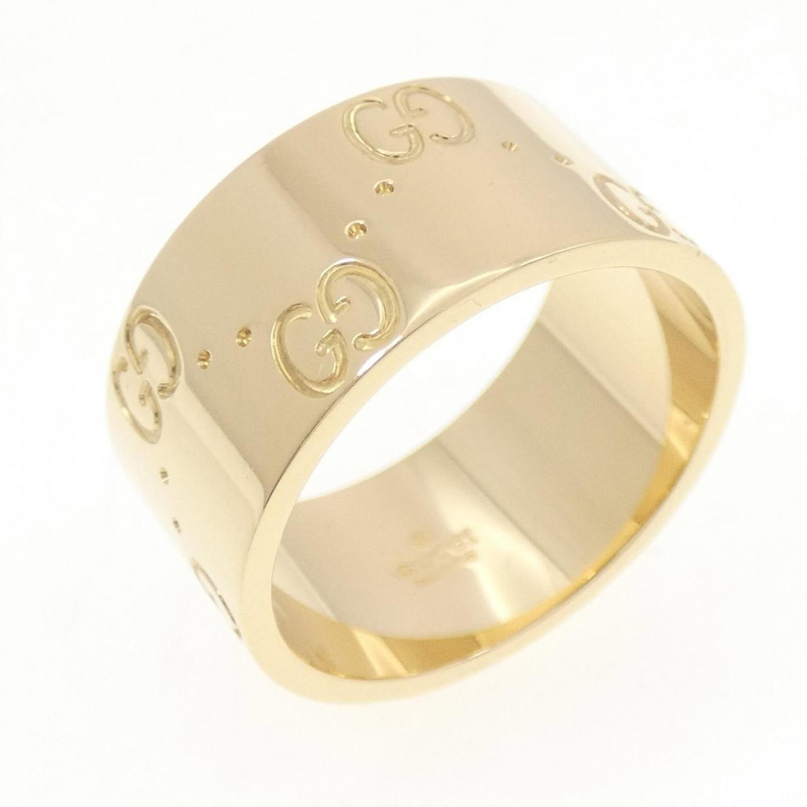 GUCCI Band Ring Yellow Gold (18K): GUCCI Band Ring Yellow Gold (18K) Yellow gold (18K) band ring from Gucci, featuring a classic design with a subtle touch of luxury. This gently used ring has minor signs of wear, with small scratches