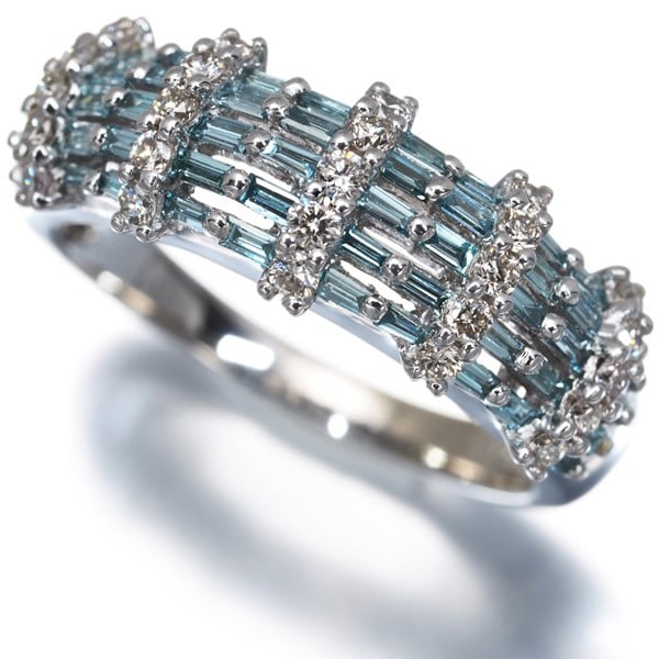 Blue&Clear Diamond 1.00Ct Ring 18K 750 White Gold: Blue&Clear Diamond 1.00Ct Ring 18K 750 White Gold 18k white gold craftsmanship meets elegance with this 1.00ct blue and clear diamond ring, featuring a natural diamond as the main stone. The ring's 7.