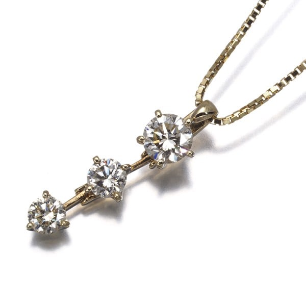 Tasaki Necklace Light Yellow Diamond 0.53Ct 3P Trilogy 18K Yg: Tasaki Necklace Light Yellow Diamond 0.53Ct 3P Trilogy 18K Yg Tasaki Necklace Light Yellow Diamond 0.53Ct 3P Trilogy 18K Yg features a natural light yellow diamond pendant, set in 18k yellow gold, wit