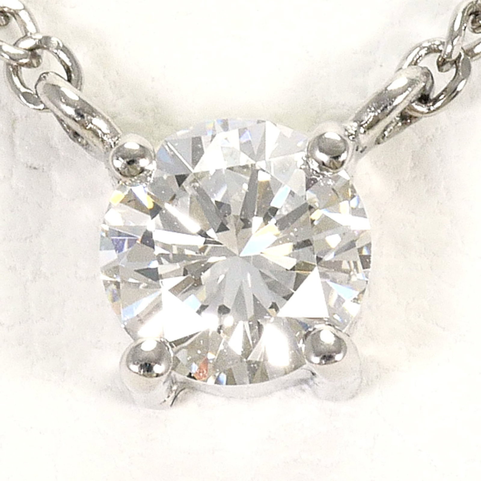 Platinum 850 Necklace: Platinum 850 Necklace Platinum 850 Necklace in excellent condition, featuring a 2.6g diamond pendant set in platinum metal, with a 40 cm neck circumference and a 7mm x 6mm pendant size. The necklace h