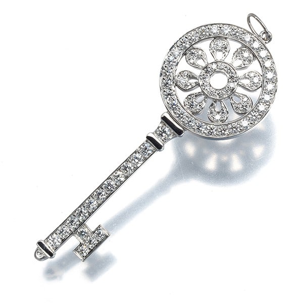 Tiffany&Co. Pendant Diamond Petal Key 950 Platinum: Tiffany&Co. Pendant Diamond Petal Key 950 Platinum Tiffany&Co.'s Pendant Diamond Petal Key 950 Platinum is a stunning piece featuring a natural diamond set within a platinum key-shaped pendant. The 0.