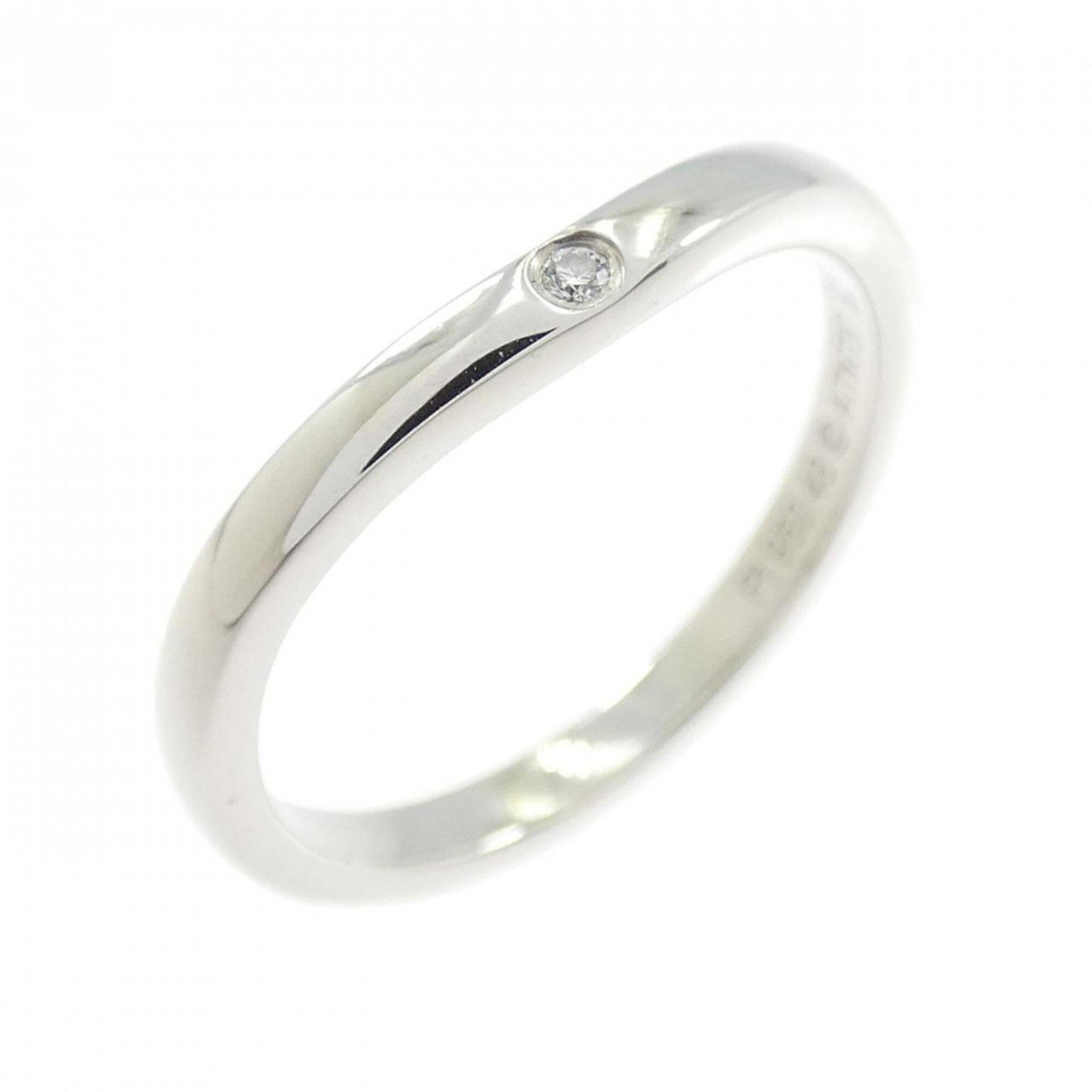 CARTIER Band Ring Platinum 950: CARTIER Band Ring Platinum 950 Platinum 950 Cartier Band Ring in Very Good Condition. This gently used band ring features a striking design with a diamond stone, set in platinum 950, a premium metal