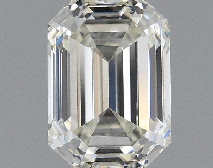 IGI Emerald 0.71ct J VVS1 - Loose Natural Diamond: IGI Emerald 0.71ct J VVS1 - Loose Natural Diamond 0.71ct IGI Emerald 0.71ct J VVS1 - Loose Natural DiamondThe IGI Emerald features a 0.71ct natural diamond with a J color grade, indicating a light