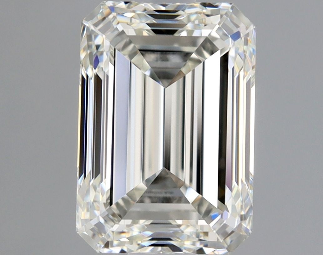 GIA Emerald 1.01ct J VVS1 - Loose Natural Diamond: GIA Emerald 1.01ct J VVS1 - Loose Natural Diamond GIA Emerald 1.01ct J VVS1 - Loose Natural DiamondThis 1.01ct GIA-certified emerald-cut diamond boasts exceptional clarity with a VVS1 grade,