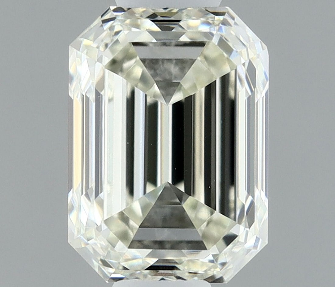 IGI Emerald 0.5ct J VVS2 - Loose Natural Diamond: IGI Emerald 0.5ct J VVS2 - Loose Natural Diamond 0.5ct IGI Emerald Cut Diamond with Exceptional Clarity and Polish, Certified VVS2. This natural diamond boasts an impressive clarity grade and