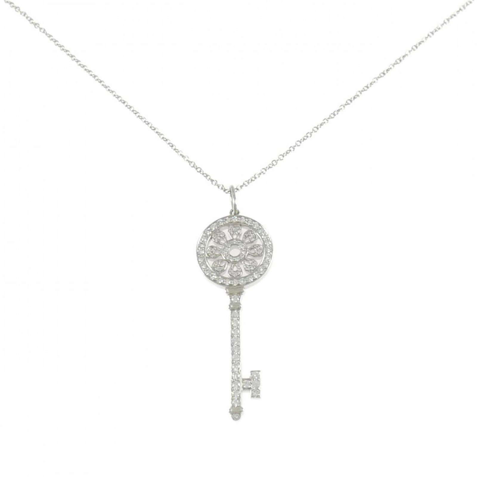 TIFFANY Platinum 950: TIFFANY Platinum 950 Platinum 950 Tiffany Necklace with 7g Diamond Pendant. This stunning necklace features a 7g diamond pendant, set in a platinum 950 chain, with a 41cm length and 41.9mm x 13.3mm pe