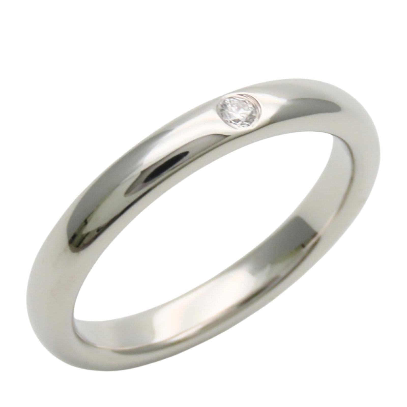 TIFFANY Band Ring Platinum 950: TIFFANY Band Ring Platinum 950 Platinum 950 band ring from Tiffany, a symbol of timeless elegance. The ring features a sleek and modern design, crafted from high-quality platinum that shines with a