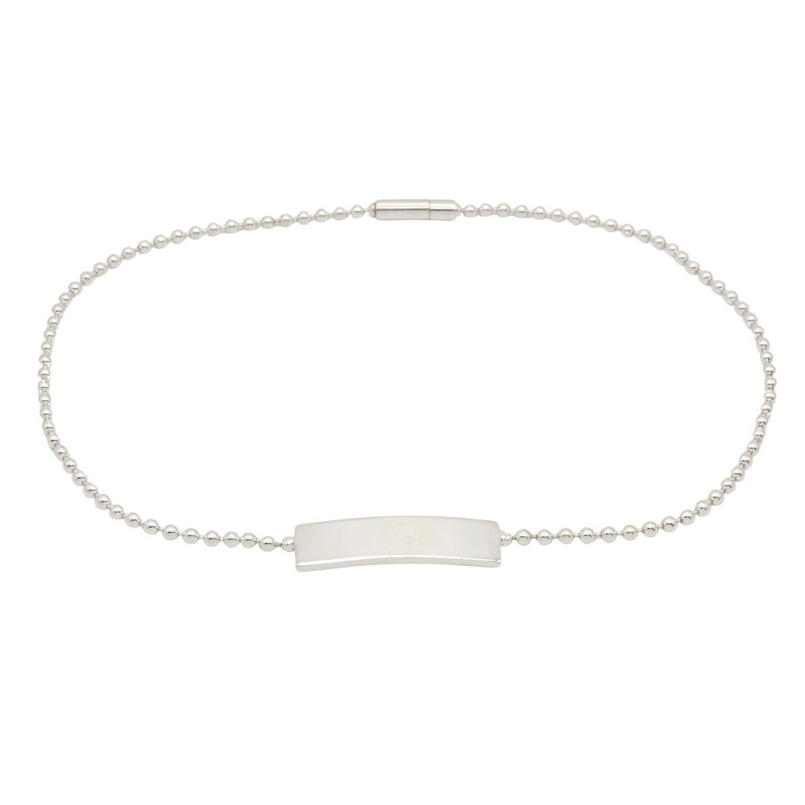 GUCCI Silver 925: GUCCI Silver 925 Silver 925 Gucci Choker Necklace. This gently used Gucci silver 925 choker necklace boasts a sleek design with a 7.7mm x 30mm pendant, set against a 33cm neck circumference. The neckl
