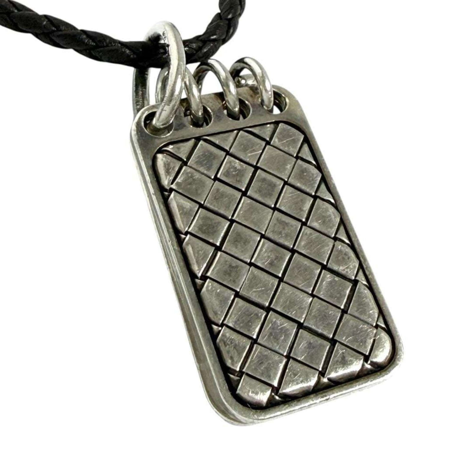 BOTTEGA VENETA Leather Silver 925: BOTTEGA VENETA Leather Silver 925 Leather and silver 925 come together in this Bottega Veneta pendant necklace, featuring a sleek and sophisticated design. The necklace boasts a 69 cm circumference, m
