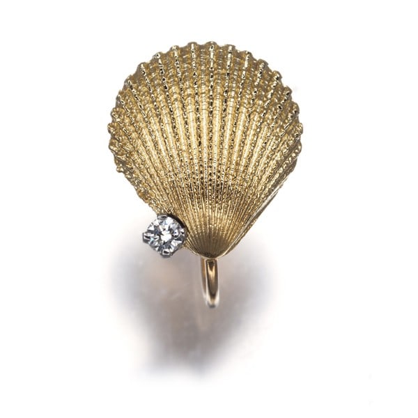 Tiffany&Co. Single Earring Diamond Shell Motif 14K 585 Yellow White Gold: Tiffany&Co. Single Earring Diamond Shell Motif 14K 585 Yellow White Gold 14K 585 Yellow Gold Diamond Shell Motif Earring from Tiffany&Co. - A single earring featuring a beautiful clip-on or screw-on