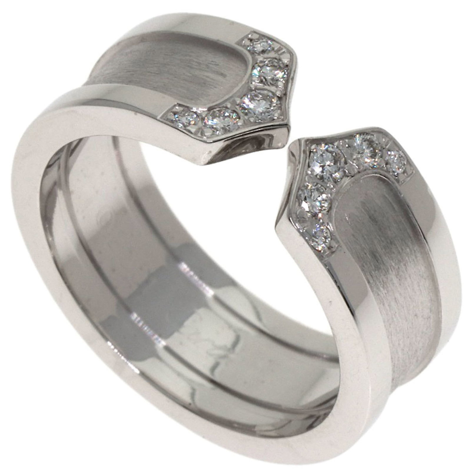 CARTIER Band Ring White Gold (18K): CARTIER Band Ring White Gold (18K) Cartier's iconic band ring is a timeless piece of elegance, crafted from 18K white gold and adorned with a diamond. This gently used ring boasts a classic design,