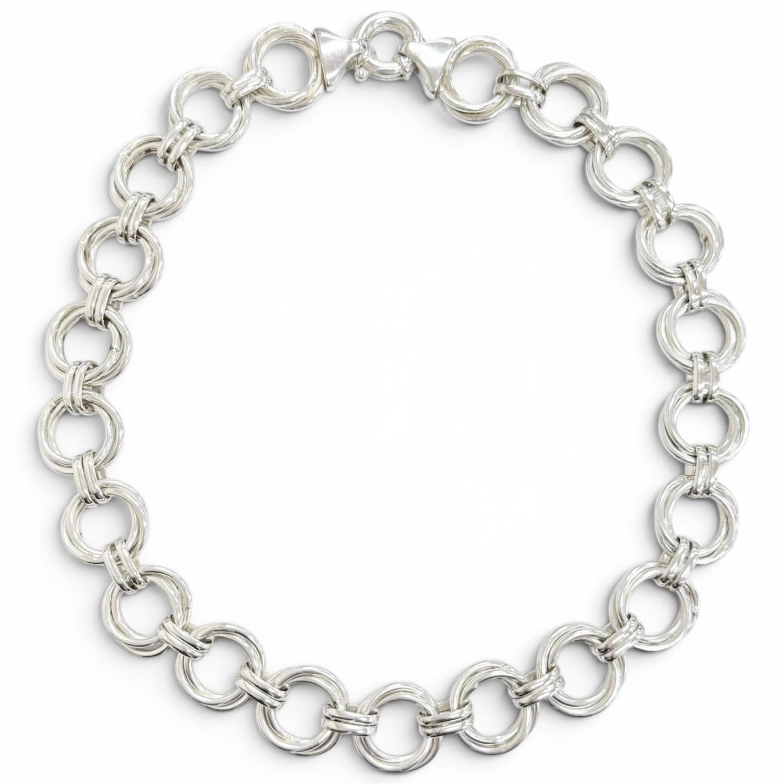 TIFFANY Silver 925: TIFFANY Silver 925 Silver 925 necklace from Tiffany, crafted in Italy, features a sleek design that adds a touch of sophistication to any outfit. The necklace boasts a silver 925 material and measures