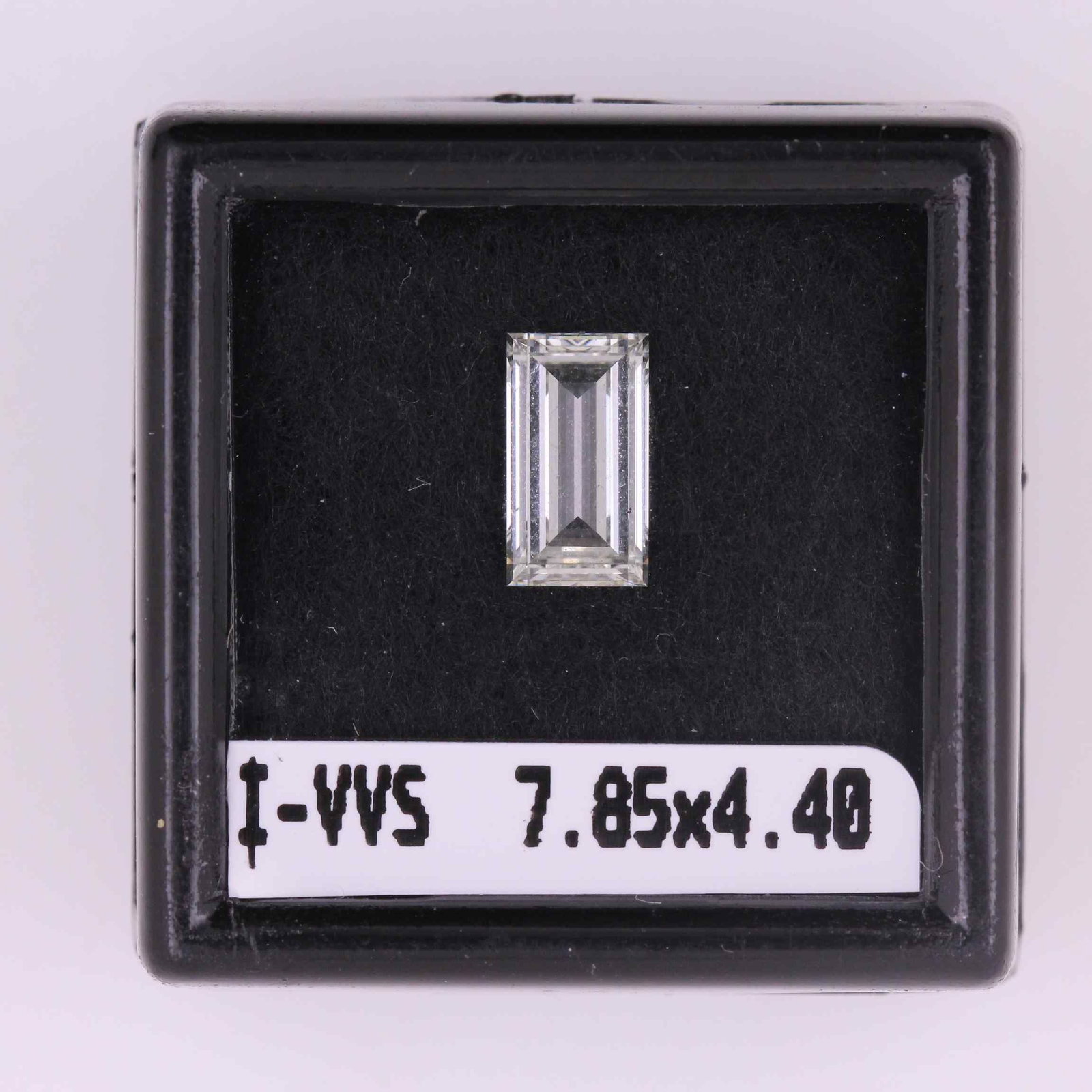 Baguette 1.0ct I VVS2 - Loose Natural Diamond: Baguette 1.0ct I VVS2 - Loose Natural Diamond This 1.0 carat I VVS2 diamond is a loose natural stone, showcasing exceptional clarity and a high level of cut quality. Its I color and VG polish ensure