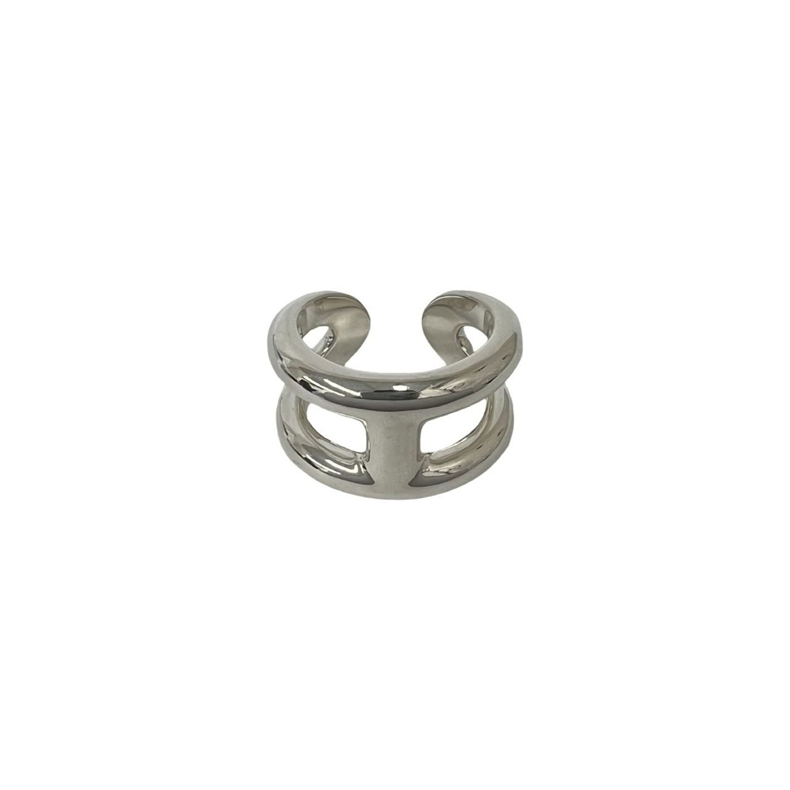 HERMES Band Ring Silver 925: HERMES Band Ring Silver 925 Silver 925 band ring from Hermes features a sleek design, made from high-quality silver. The item shows visible wear, including scratches and scuffs, but remains fully func