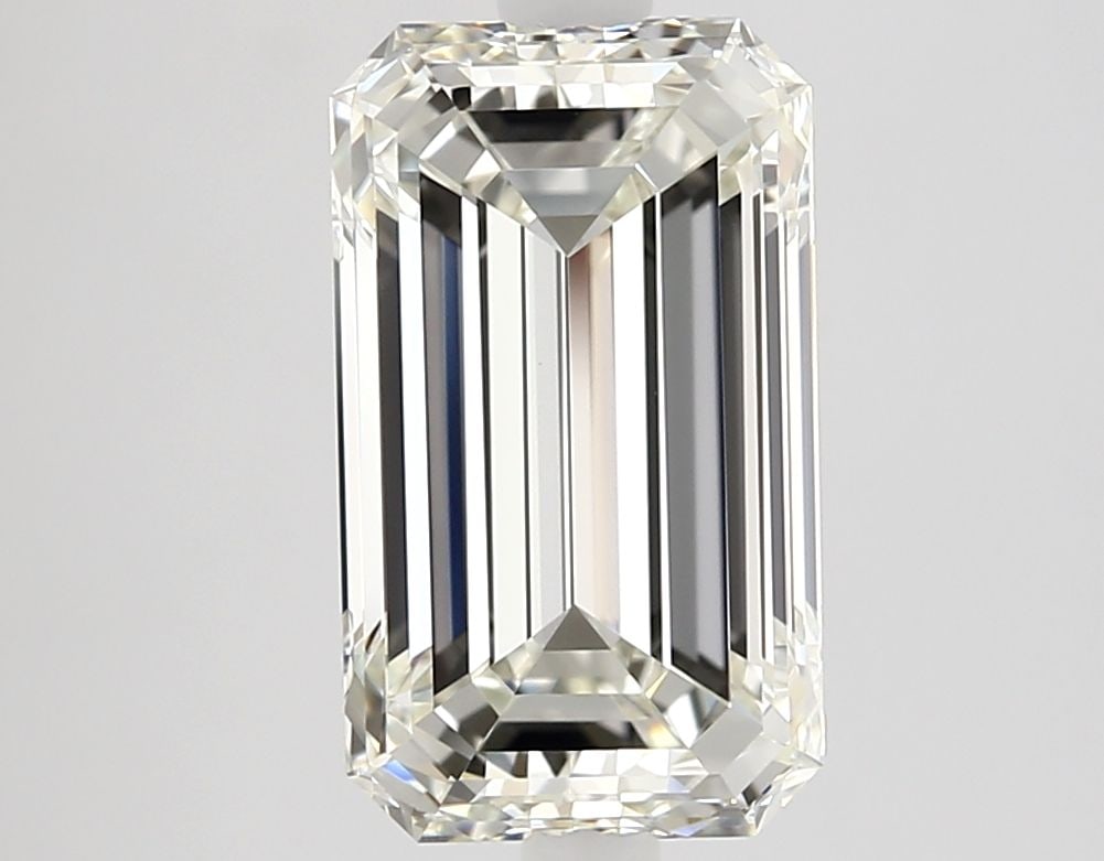 GIA Emerald 2.7ct K VVS1 - Loose Natural Diamond: GIA Emerald 2.7ct K VVS1 - Loose Natural Diamond GIA Emerald 2.7ct K VVS1 - Loose Natural DiamondThe GIA Emerald 2.7ct K VVS1 is a stunning, loose natural diamond featuring exceptional clarity and