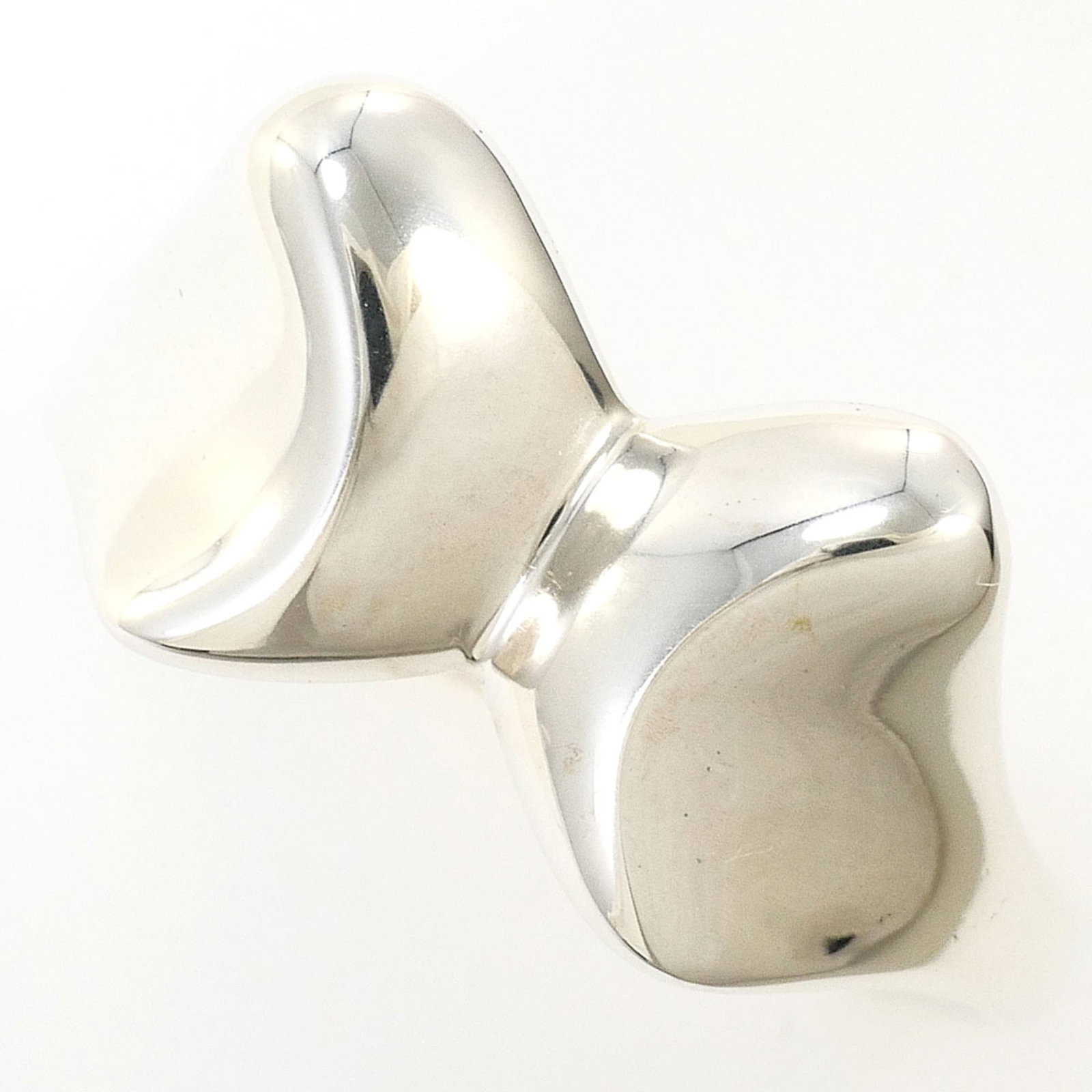 TIFFANY Band Ring Silver 925: TIFFANY Band Ring Silver 925 Silver 925 band ring from Tiffany, a classic design with a subtle shine, features a 9mm width and a US size 4.5. Made from high-quality silver, this ring weighs 4.3g and