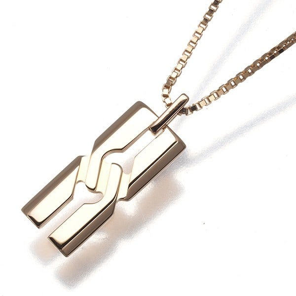 Gucci Necklace Infinity 18K 750 Rose Gold: Gucci Necklace Infinity 18K 750 Rose Gold 18k Rose Gold Infinity Pendant Necklace from GUCCI, featuring a sleek and modern design with an adjustable length. The pendant measures 12.8 x 5.2mm and is