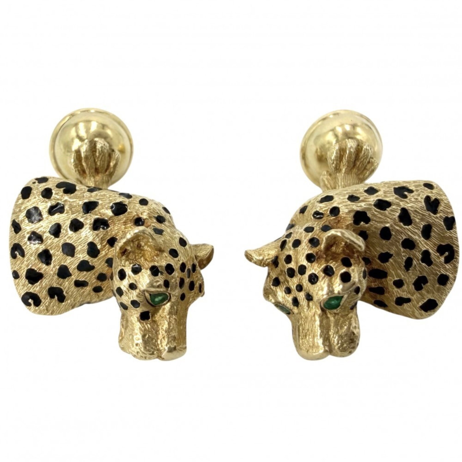 TIFFANY Cufflinks Yellow Gold (18K): TIFFANY Cufflinks Yellow Gold (18K) Yellow gold (18K) cufflinks with a subtle shine, bearing a visible signature. Measuring 16.00mm x 13.00mm, these 18K yellow gold cufflinks showcase a delicate desig