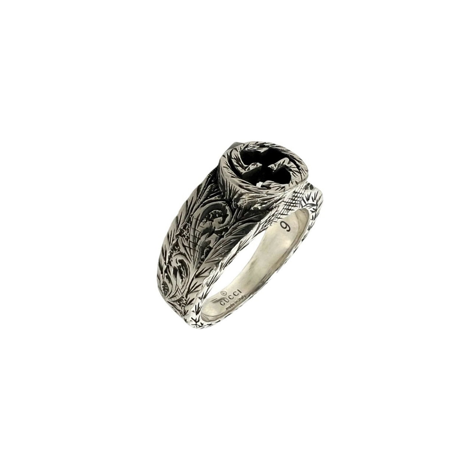GUCCI Band Ring Silver 925: GUCCI Band Ring Silver 925 Silver 925 band ring from Gucci, a classic women's accessory with a sleek design. This item features a silver finish and has visible wear, including scratches and scuffs, bu