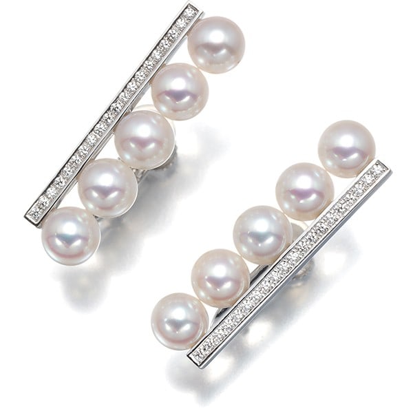 Tasaki Earrings Akoya Pearl 5.5Mm Diamond 0.16Ct Balance Plus 18K Wg: Tasaki Earrings Akoya Pearl 5.5Mm Diamond 0.16Ct Balance Plus 18K Wg Tasaki Earrings feature a stunning 5.5mm Akoya Pearl and a total of 0.08ct diamond, set in 18K white gold. The Balance Plus collect