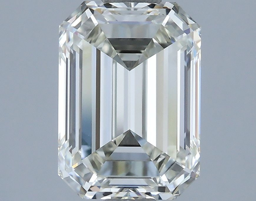 IGI Emerald 2.01ct J VVS1 - Loose Natural Diamond: IGI Emerald 2.01ct J VVS1 - Loose Natural Diamond Loose natural 2.01ct IGI emerald with exceptional clarity, color, and polish. This stunning stone boasts a J color grade and VVS1 clarity, making it