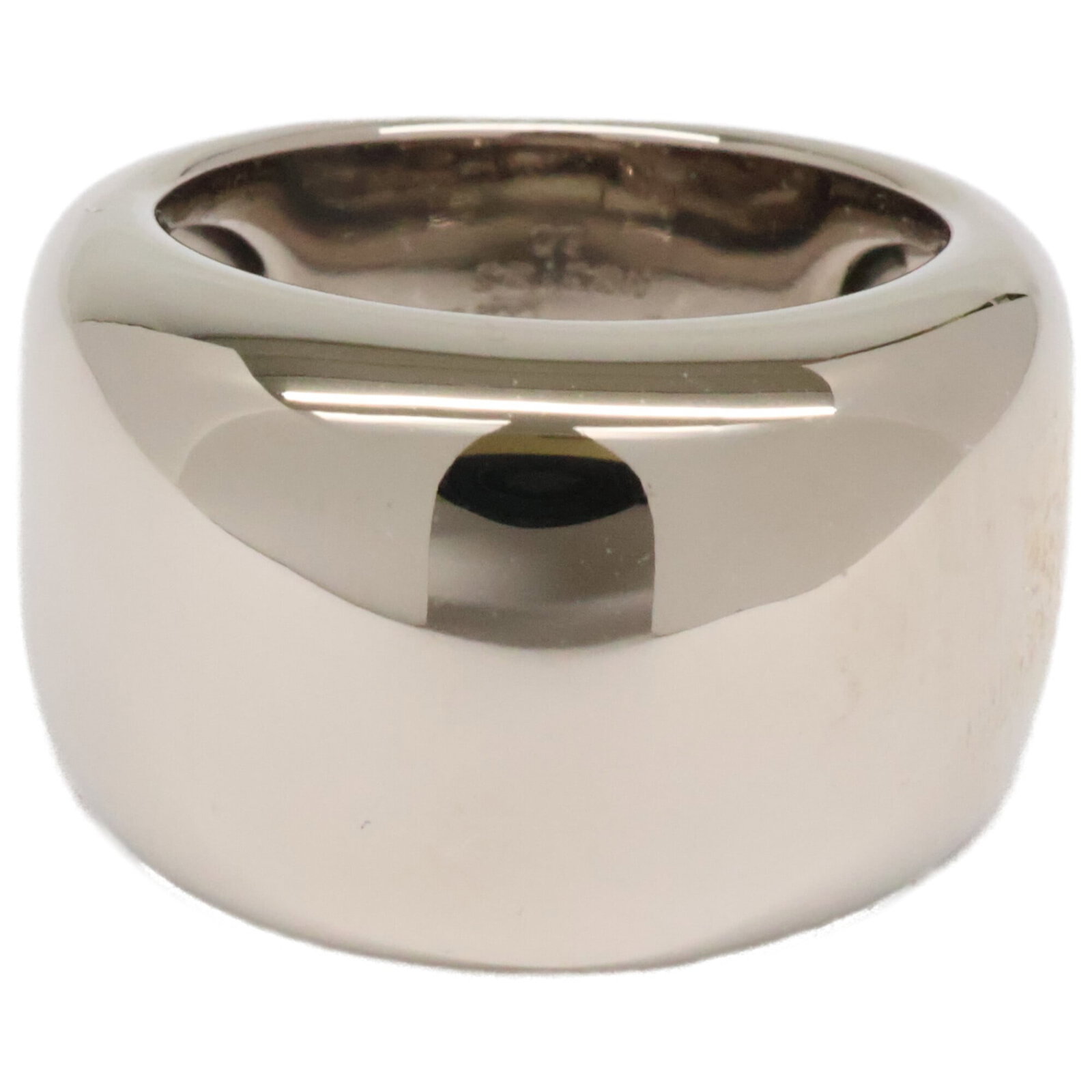 CARTIER Band Ring White Gold (18K): CARTIER Band Ring White Gold (18K) Cartier Band Ring White Gold (18K) is a stunning women's band ring made from 18K white gold. Its sleek design and premium material make it a timeless accessory. In