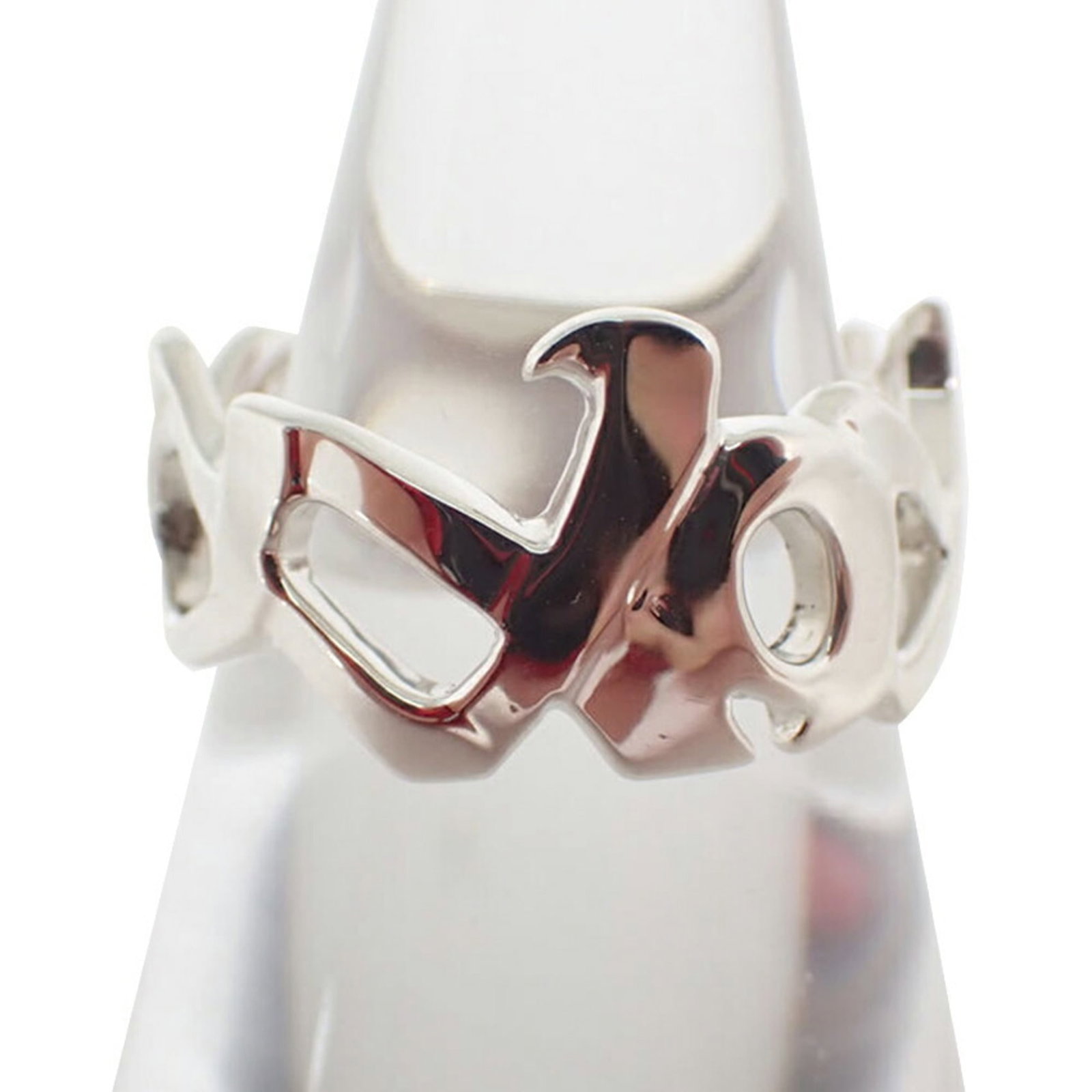 TIFFANY Band Ring Sterling Silver 925: TIFFANY Band Ring Sterling Silver 925 Sterling silver 925 band ring from Tiffany, featuring a classic design that looks and functions as new, with only the faintest traces of previous use. This item