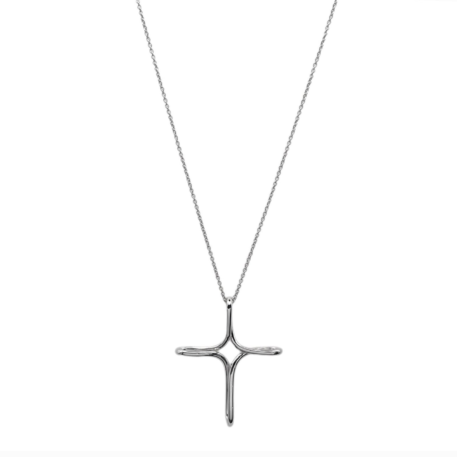 TIFFANY Silver 925: TIFFANY Silver 925 Silver 925 pendant from Tiffany, featuring a sleek and modern design, measures 34mm x 28mm, and is set against a 41cm / 16.14'' chain. Made from high-quality silver, this pendant