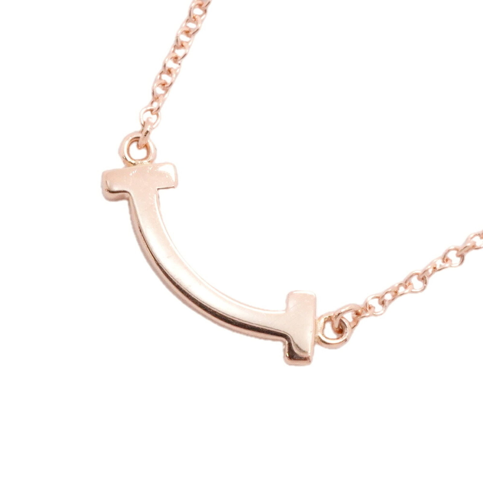 TIFFANY Pink Gold (18K): TIFFANY Pink Gold (18K) Pink gold (18K) necklace with a 4.5mm x 14.4mm pendant, available in a 41 cm - 46 cm / 16.14'' - 18.11'' adjustable neck circumference. This Tiffany necklace features a subtle
