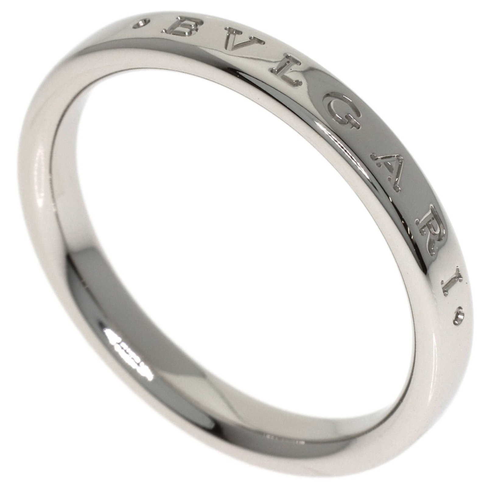 BVLGARI Band Ring Platinum 950: BVLGARI Band Ring Platinum 950 Platinum 950 BVLGARI Band Ring, a sophisticated accessory for the modern woman, boasts a sleek design and premium materials. Gently used with minor signs of wear, this