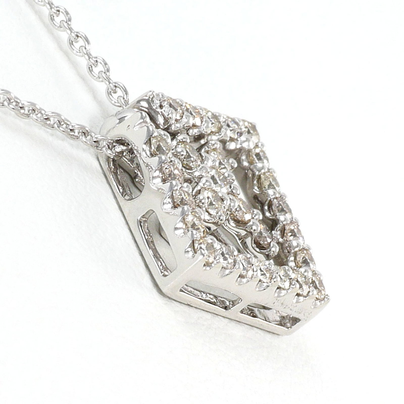 White Gold (18K) - 2