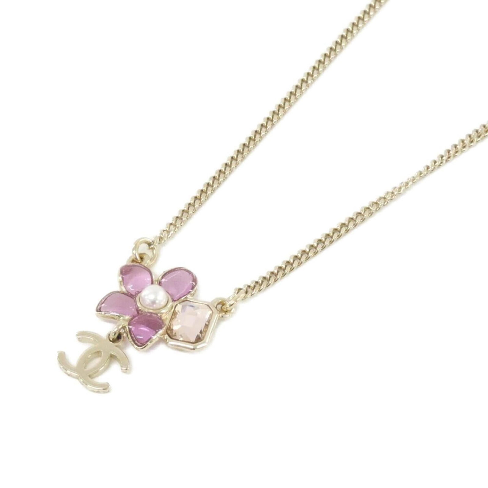 CHANEL Gold Pink White: CHANEL Gold Pink White Chanel's iconic gold pink white necklace boasts a stunning combination of gold, pink, and white hues, set against an elegant artificial pearl. The necklace's 35-41cm adjustable 