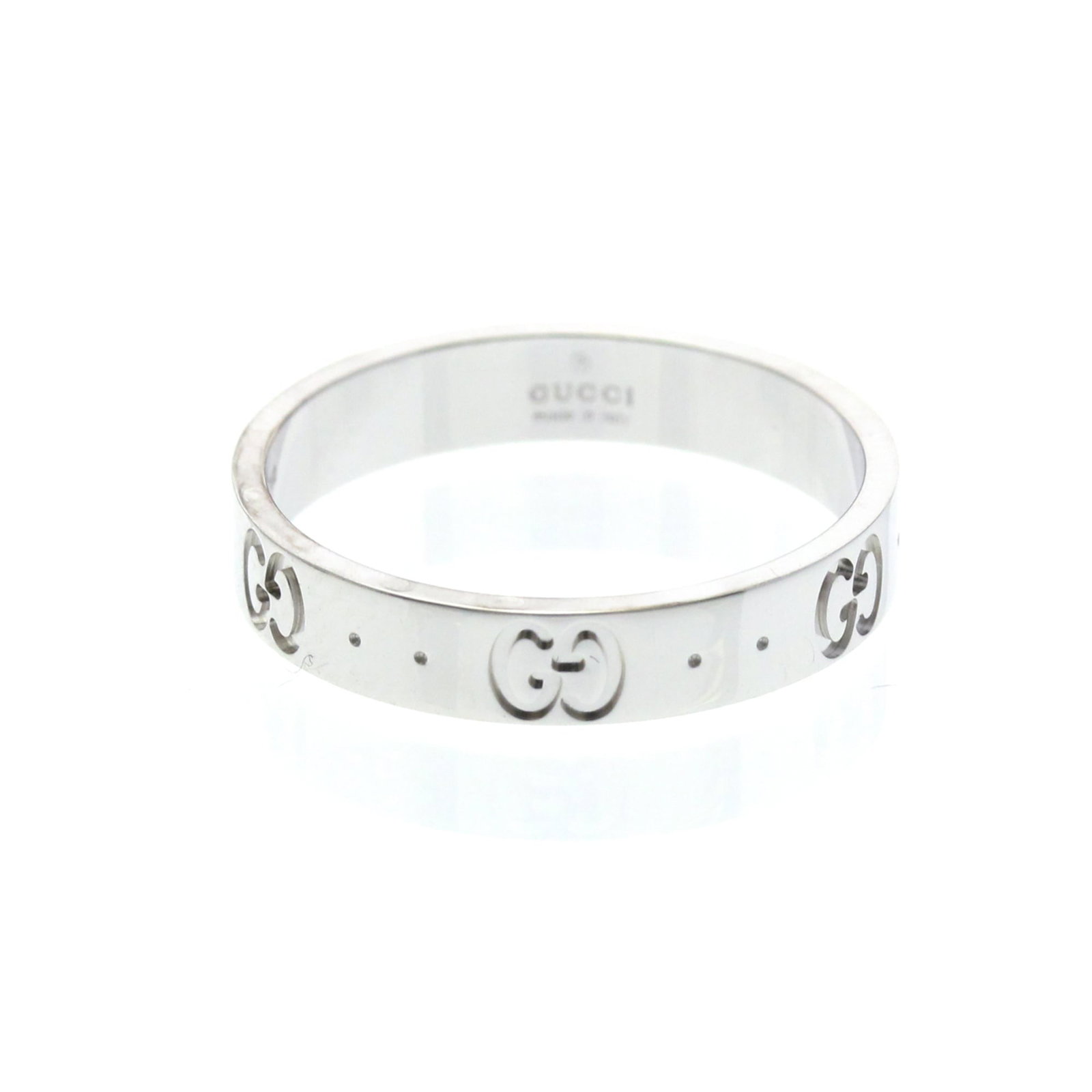 GUCCI Band Ring White Gold (18K): GUCCI Band Ring White Gold (18K) White gold band ring from Gucci, crafted in 18K purity, features a sleek and modern design with a subtle silver tone. The ring's slender profile and 4mm width make it 