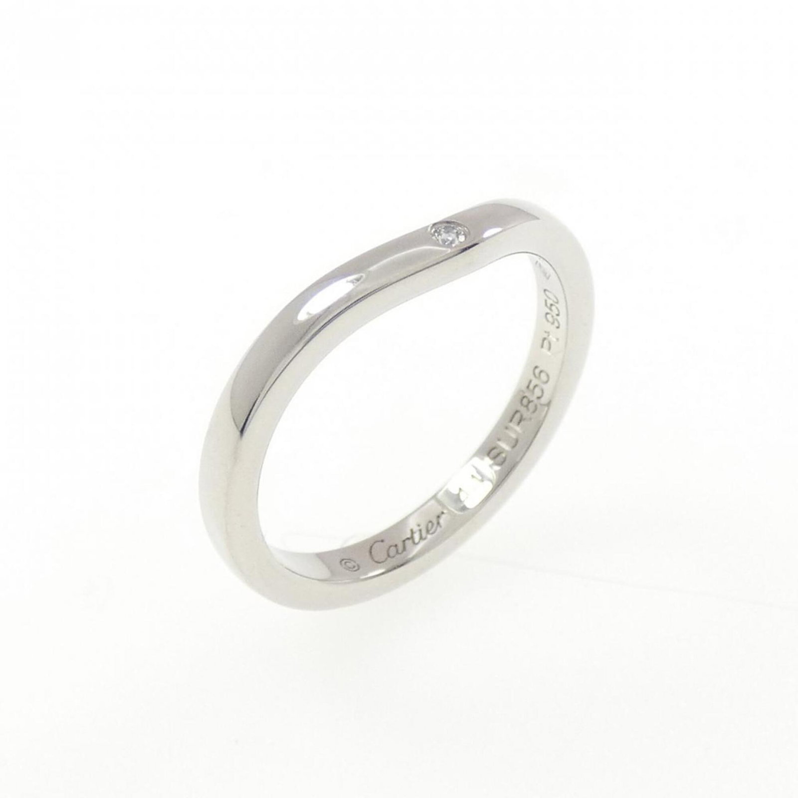 CARTIER Band Ring Platinum 950: CARTIER Band Ring Platinum 950 Platinum 950 Cartier Band Ring with Diamond Stone, available in a 44 US Size 3. Gently used with minor signs of wear, this band ring features a striking diamond stone se
