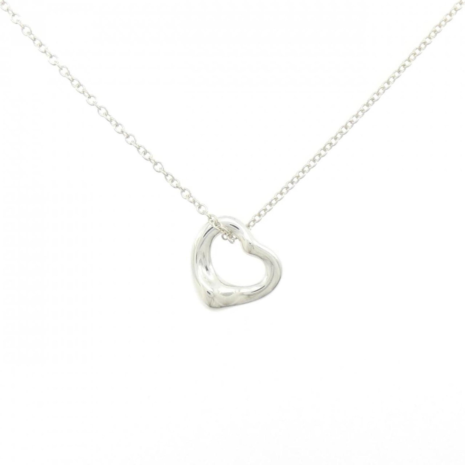 TIFFANY Silver 925: TIFFANY Silver 925 Silver Tiffany necklace with a pendant, made from 925 silver, featuring a 11mm x 10.6mm pendant size. The necklace has a 40 cm circumference and is in like new condition, with only