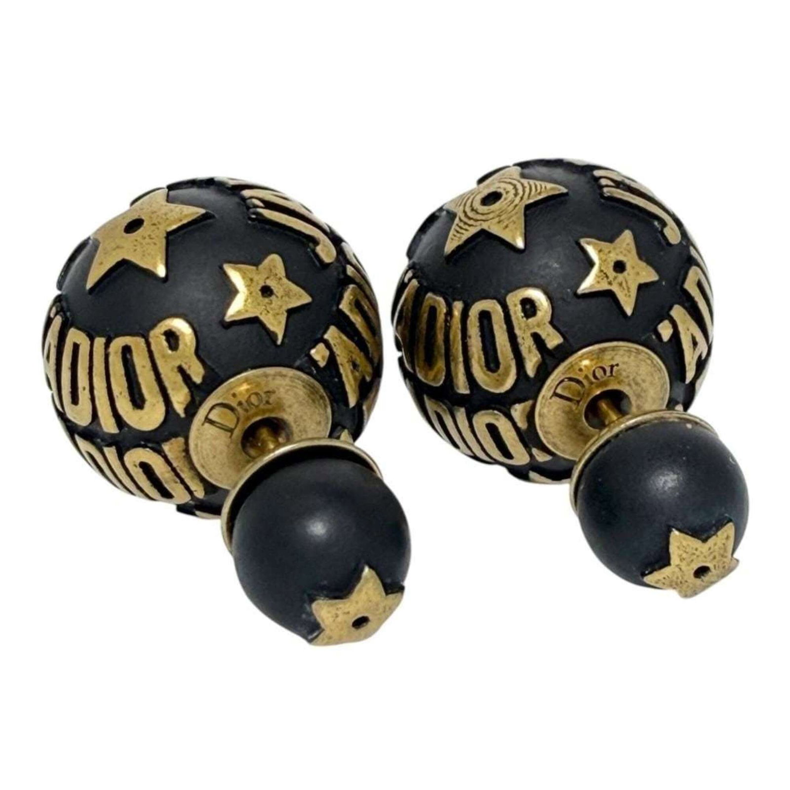 CHRISTIAN DIOR Stud Earrings Metal: CHRISTIAN DIOR Stud Earrings Metal Stud earrings from Christian Dior's metal collection, featuring a sleek black design. The earrings are gently used, with minor signs of wear, and may have small scra