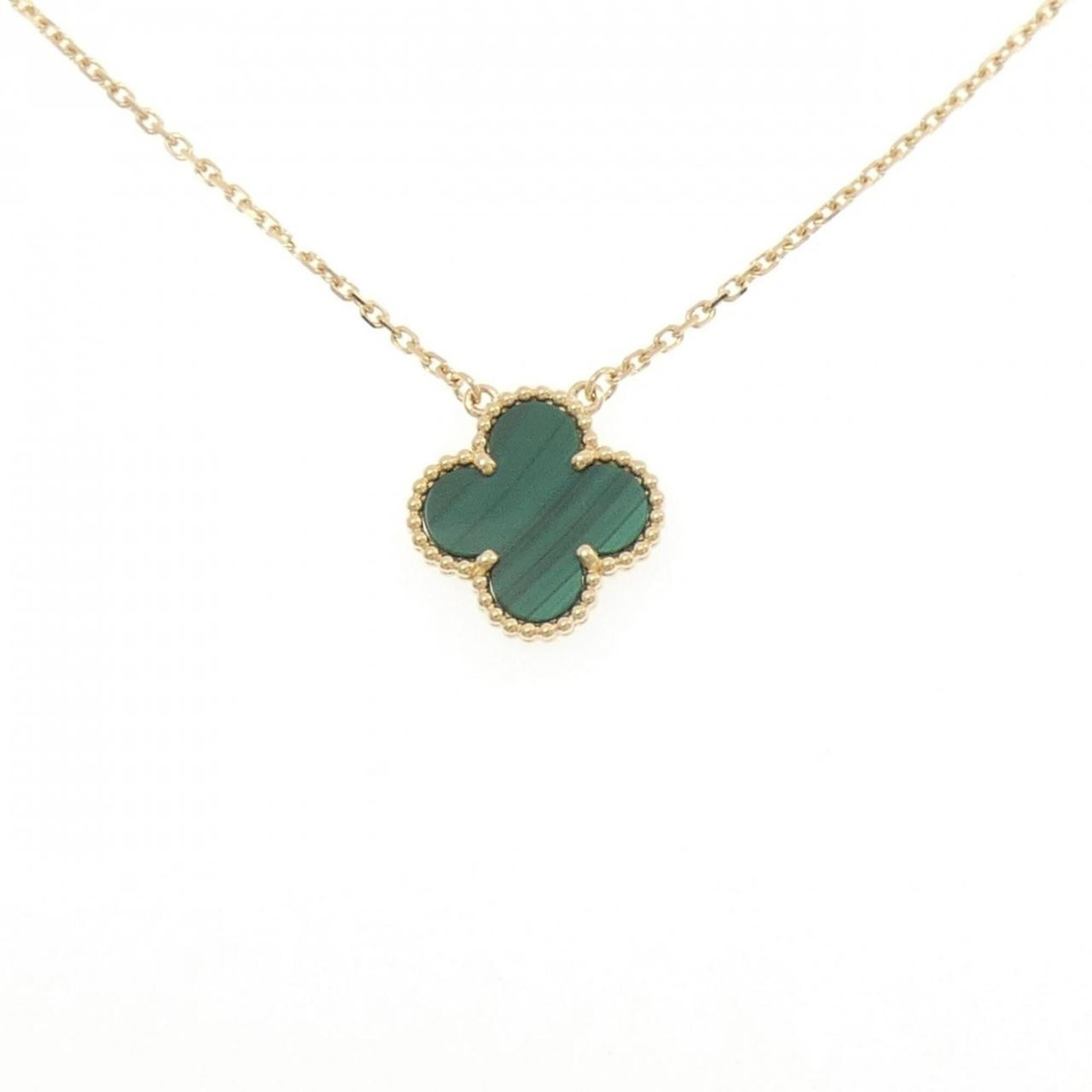 VAN CLEEF & ARPELS Yellow Gold (18K): VAN CLEEF & ARPELS Yellow Gold (18K) Yellow gold (18K) pendant from Van Cleef & Arpels, measuring 14.8mm x 14.8mm, suspended from a necklace with a 37-42 cm / 14.56''-16.53'' adjustable
