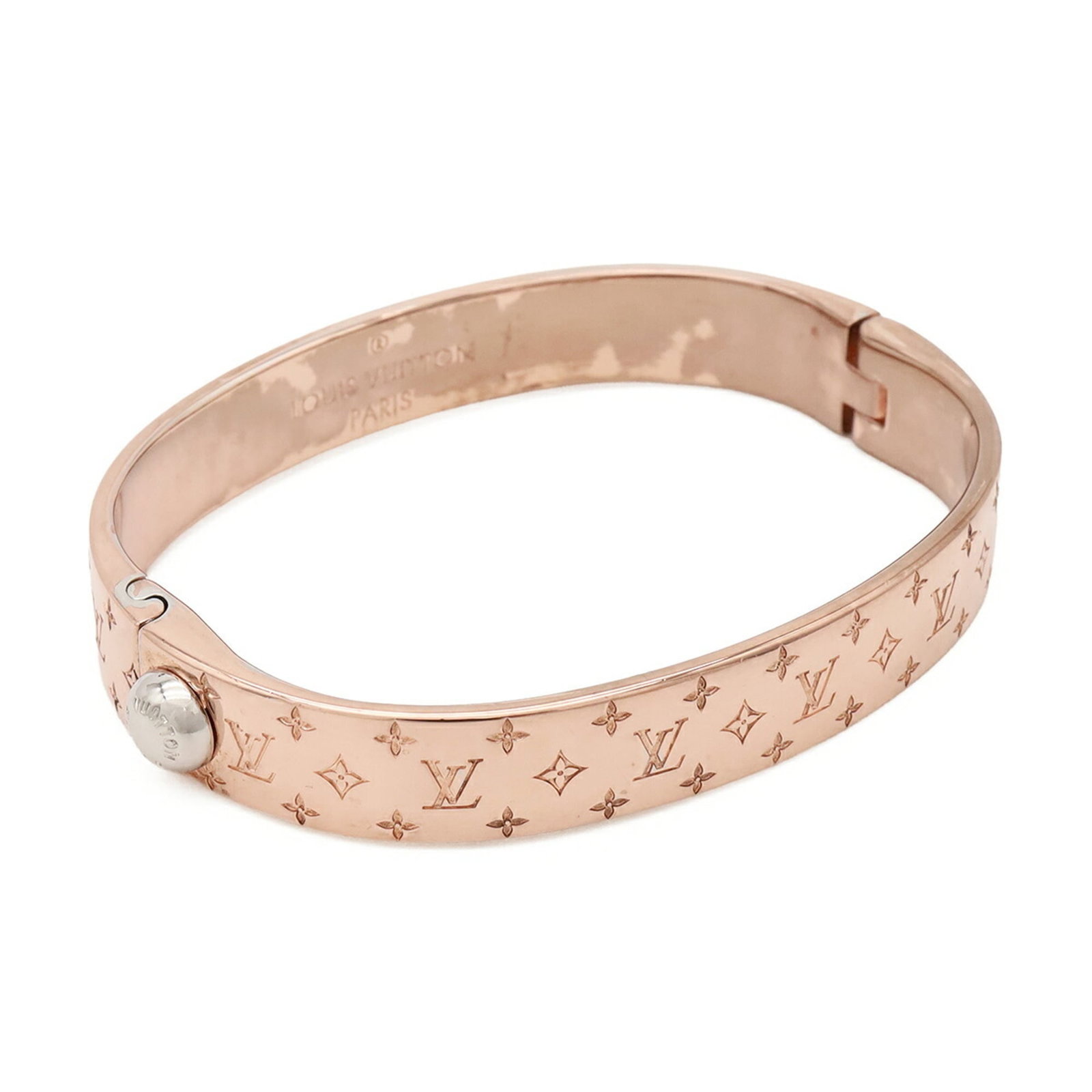 LOUIS VUITTON Cuff Bracelet Gold Plating Pink Gold (18K): LOUIS VUITTON Cuff Bracelet Gold Plating Pink Gold (18K) Gold plating pink gold (18K) details add a touch of luxury to this Louis Vuitton Monogram cuff bracelet, a stylish accessory for women. Measuri