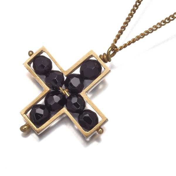 Rhea De Gregorio Necklace Onyx Cross Matte 18K 750 Yellow Gold: Rhea De Gregorio Necklace Onyx Cross Matte 18K 750 Yellow Gold Yellow gold pendant on a 37cm chain, featuring a natural onyx stone, is a striking piece of jewelry. The 18k 750 gold material and matte
