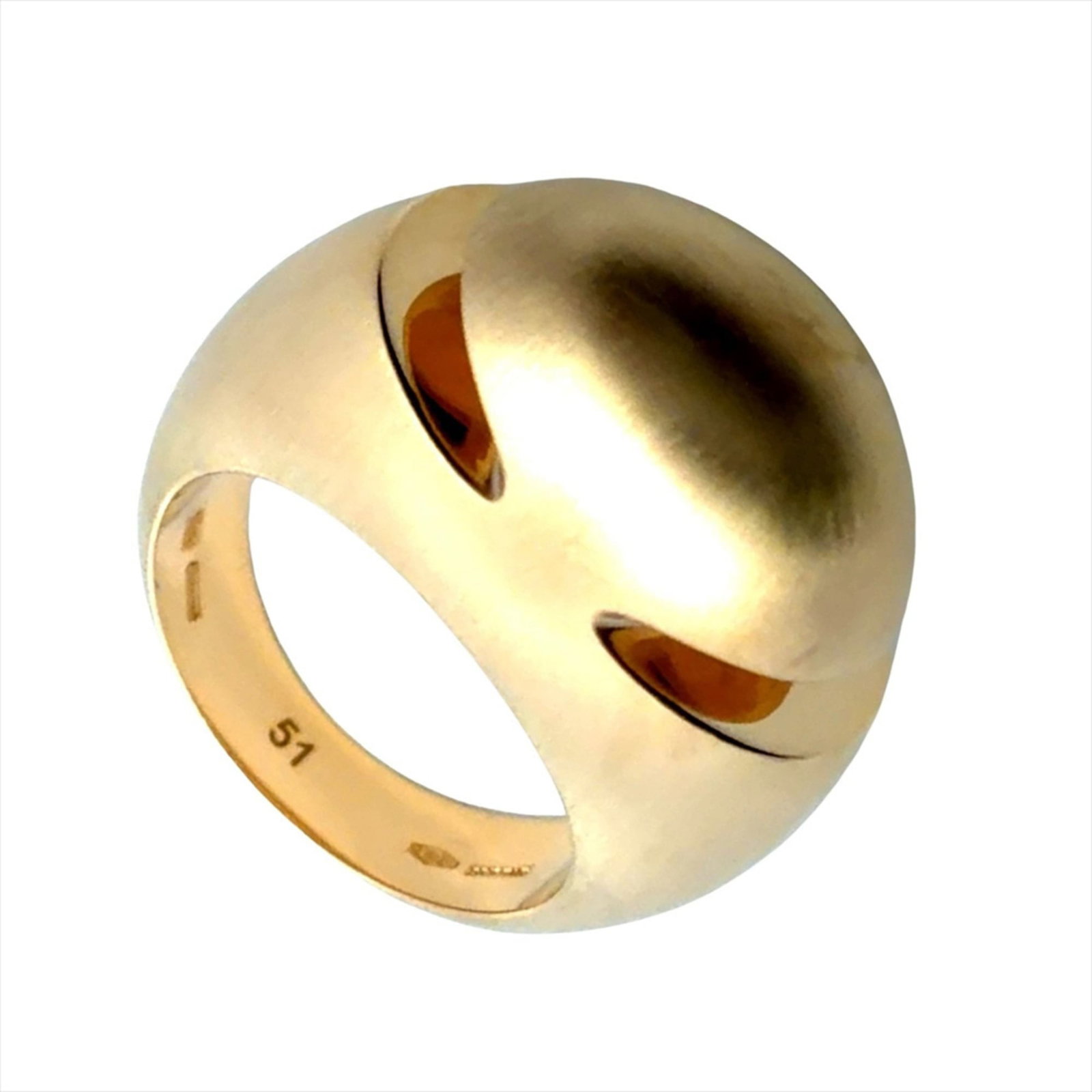 BVLGARI Band Ring Yellow Gold (18K): BVLGARI Band Ring Yellow Gold (18K) Bvlgari Band Ring in 18K Yellow Gold is a stylish accessory. The band ring features a classic design in yellow gold, a material that exudes luxury and