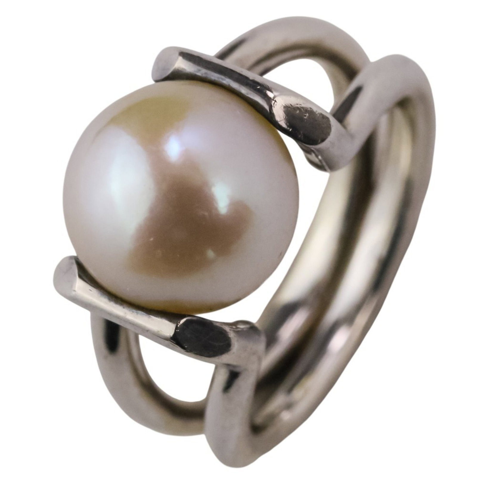 TIFFANY Band Ring Silver 925: TIFFANY Band Ring Silver 925 Silver 925 band ring from Tiffany, a stylish and elegant accessory for women. This like new used ring features a silver finish and a US size 5, making it a versatile