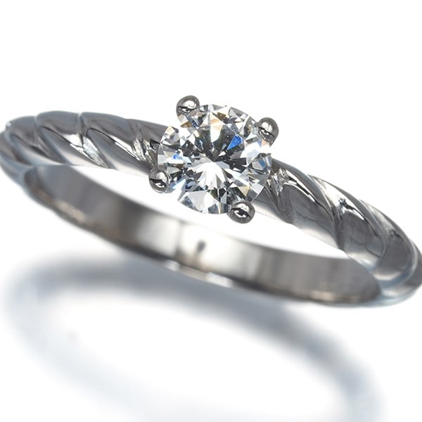 Chaumet Ring Diamond Torsade De Chaumet Solitaire Us5 950 Platinum: Chaumet Ring Diamond Torsade De Chaumet Solitaire Us5 950 Platinum Chaumet's Torsade de Chaumet Solitaire is a stunning platinum ring featuring a 0.3ct natural diamond set in a classic design. The